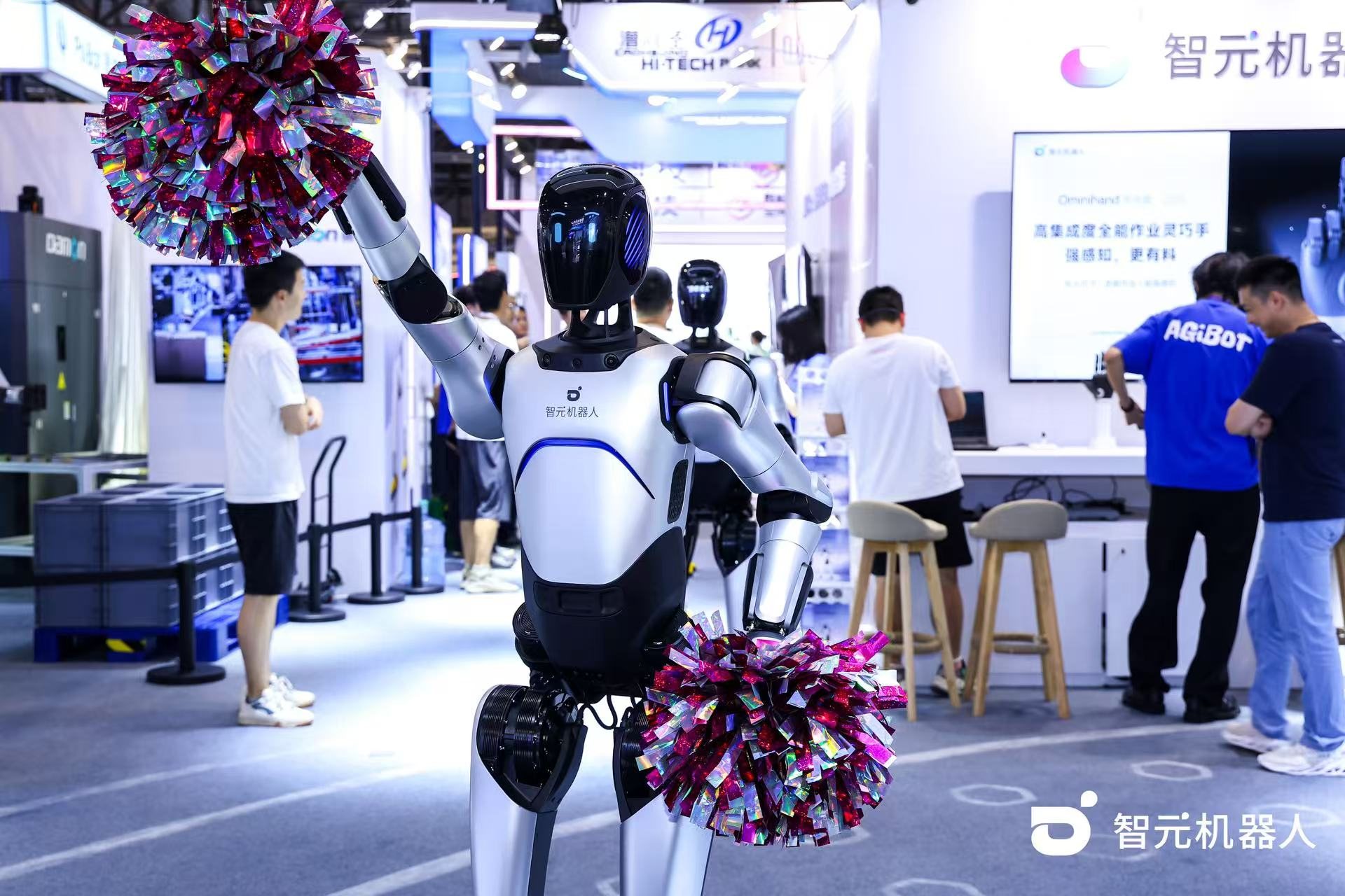 z6mg·人生就是博机器人 WAIC 首日展台火爆，机器...